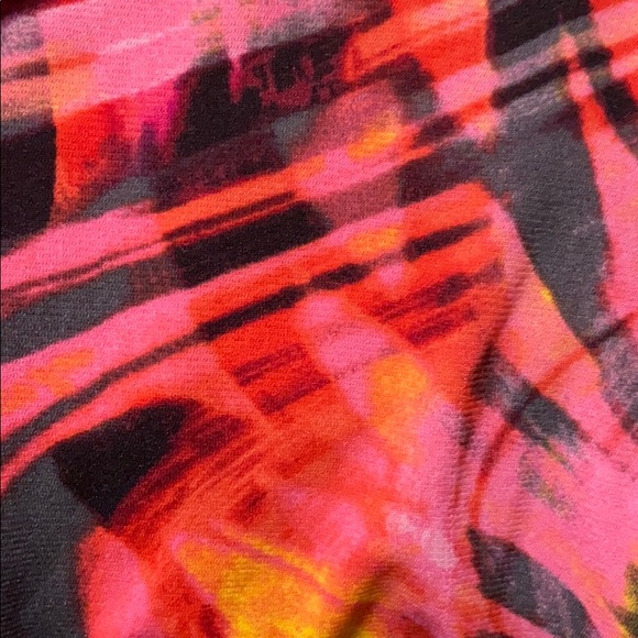 Pink pattern blouse - Picture 3 of 5